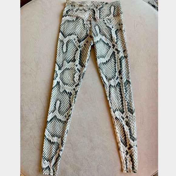 Varley Pants - Varley Snakeskin Leggings